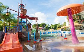 Howard Johnson By Wyndham Anaheim Hotel & Water Playground